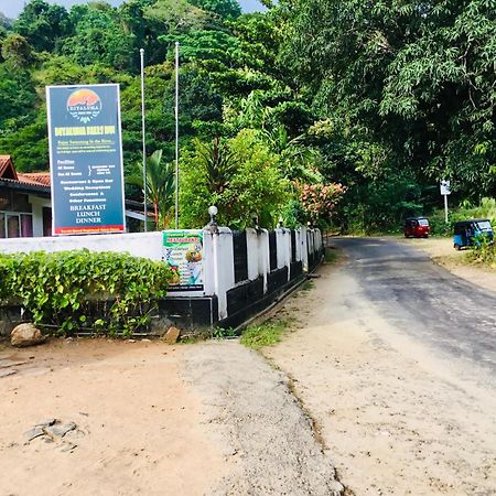 Koslanda Diyaluma Falls Inn מראה חיצוני תמונה