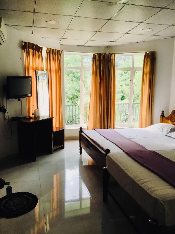 Koslanda Diyaluma Falls Inn מראה חיצוני תמונה